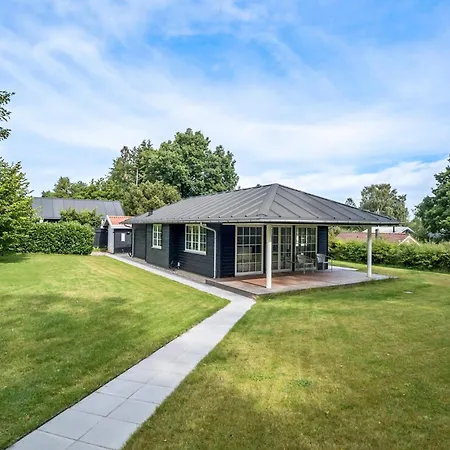 2 Bedroom In Ferienhaus *