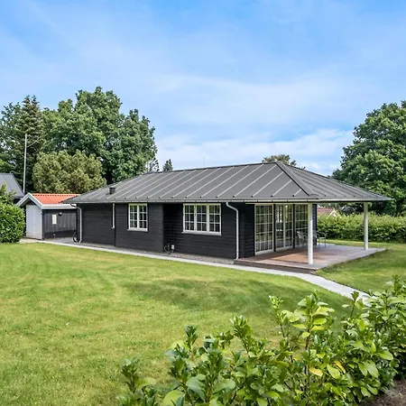 2 Bedroom In Ferienhaus Hornbæk