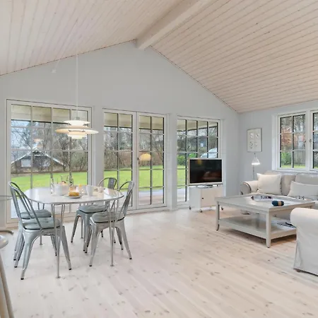 2 Bedroom In Prázdninový dům *